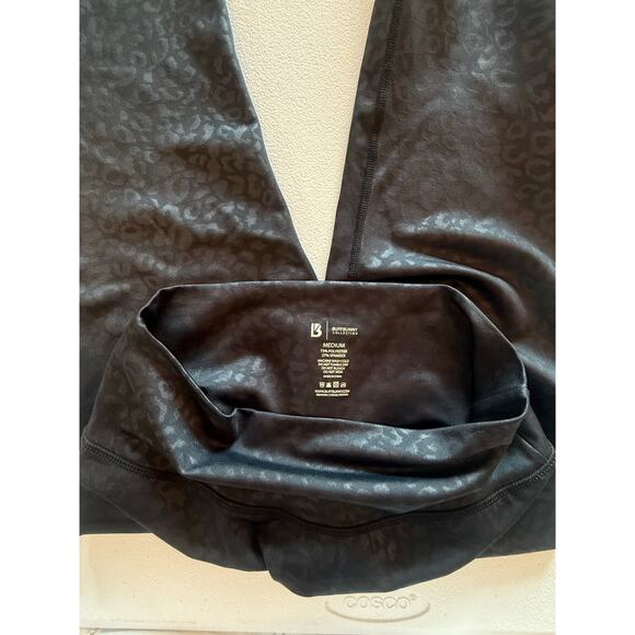 Buff Bunny Collection Legacy Women's Embossed Black Leopard Print Sz M Leggings - Picture 3 of 5